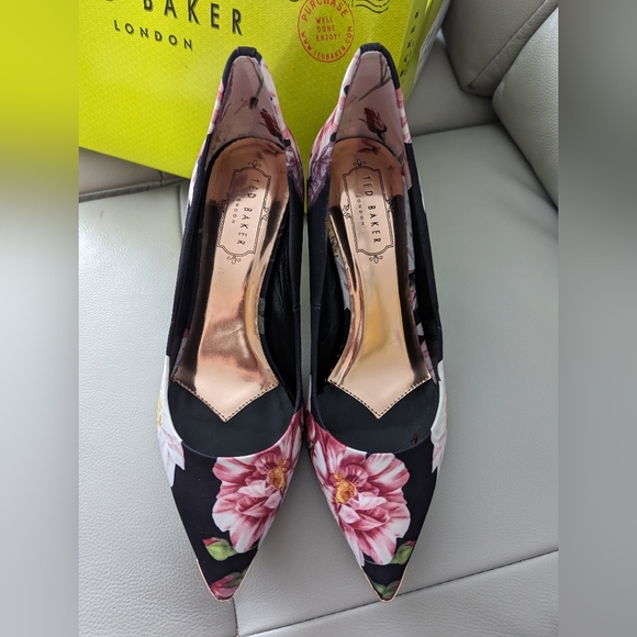 Ted Baker Floral Izibelp Pointed Toe Stiletto Pumps in Size 6.5 - Never Worn - Picture 4 of 4